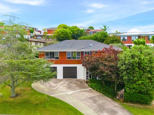 16 Nui Mana Place, Te Atatu South