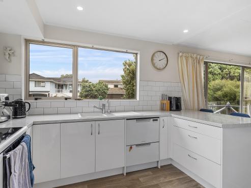 27A Penryn Drive, Mana