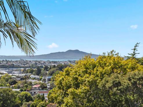 2/613A Glenfield Road, Totara Vale