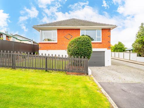37 Avenue Road, West End