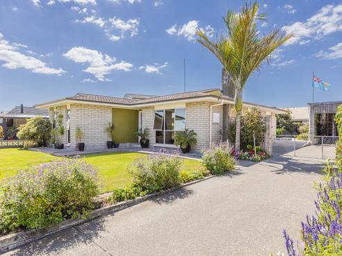 15 Spriggs Crescent, Greenmeadows