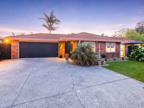 14 Norman Close, The Gardens