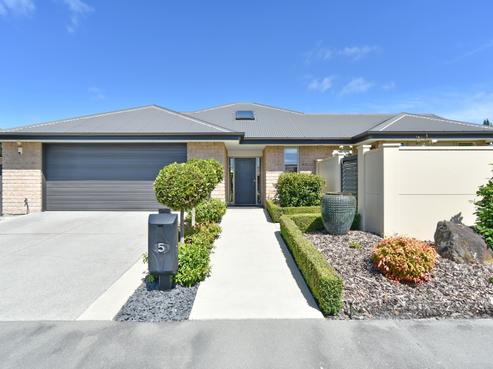 5 Orewa Close, Parklands