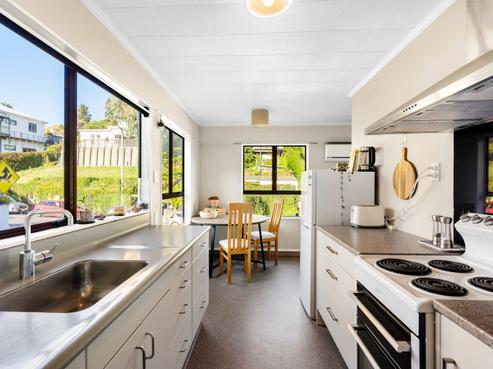 2/77 Shakespeare Road, Napier Hill