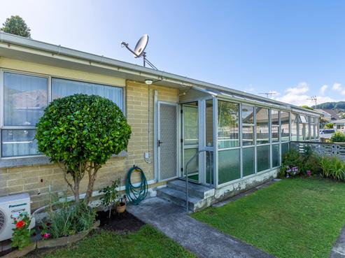 2/13 Linden Avenue, Tawa