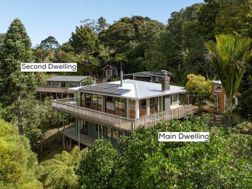 642 Huia Road, Parau