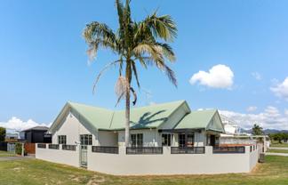 201 Ocean Road, Whangamata