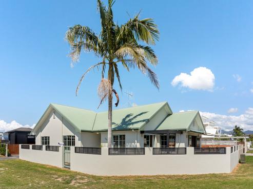 201 Ocean Road, Whangamata