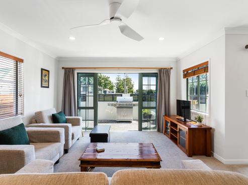 201 Ocean Road, Whangamata