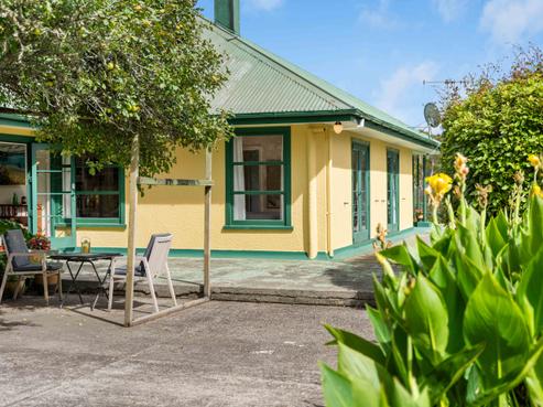 332 Kuku East Road, Manakau