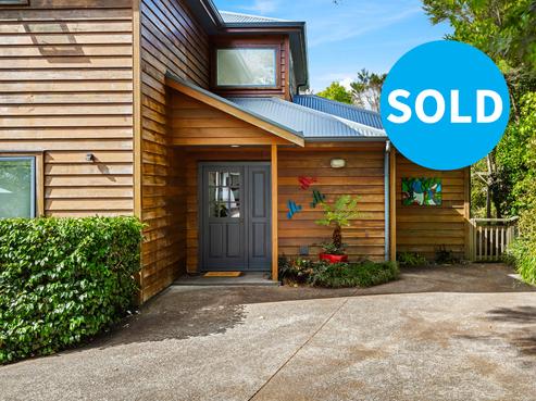 4A Pounamu Avenue, Greenhithe