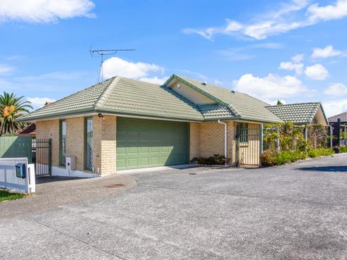 15 Stratford Road, Manurewa