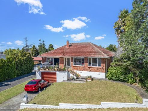 23 Tirimoana Road, Te Atatu South
