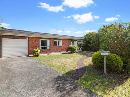 1/11 Queen Street, Papakura