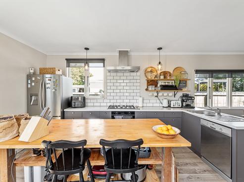 27 Lakings Road, Springlands
