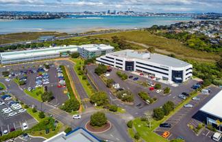Office with amazing sea and CBD views