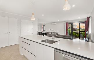 1/33 Nugget Avenue, Hobsonville