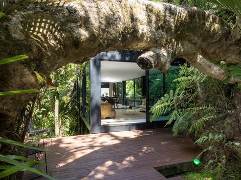 12 Tinopai Road, Titirangi