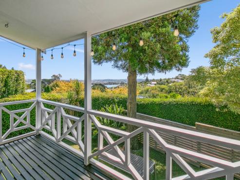 2/208 Rangatira Road, Beach Haven