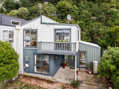 5A Kerr Grove, Johnsonville