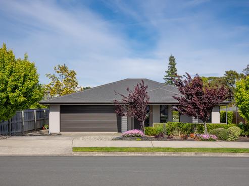 54 Fairose Drive, Richmond