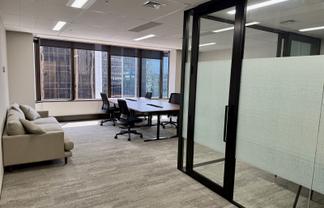 Petite Suite in Iconic Queen Street Tower