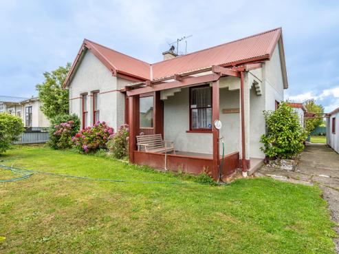 64 Centre Street, Strathern