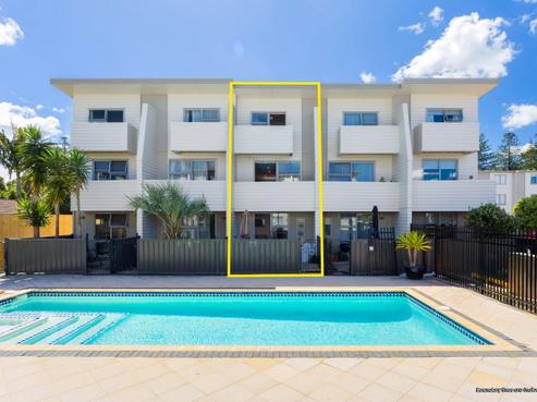 17/3 Riverside Road, Orewa