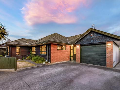 2/45 Brunswick Street, Central Hutt