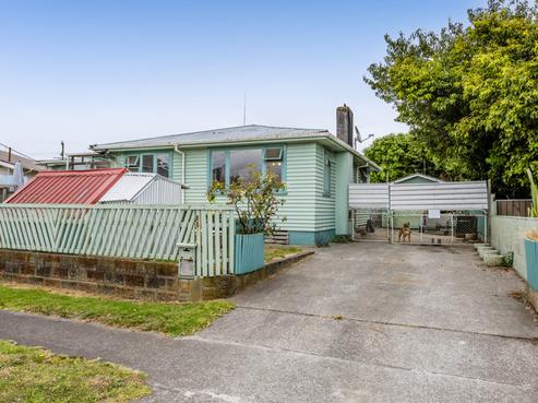 85 Collins Street, Hawera