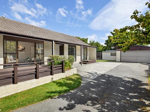 5 Loreto Place, Hornby