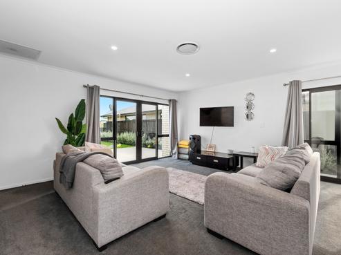 13 Lavinias Way, Chartwell