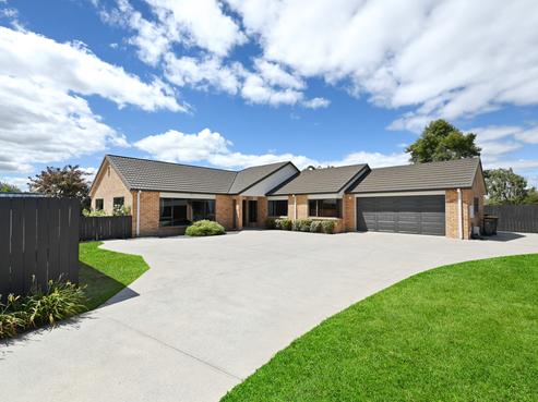 17 Grasmere Court, Huntington