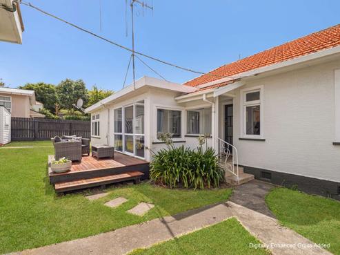 64 Great North Road, Saint Johns Hill