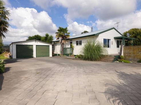 11B Lyn Grove, Papamoa