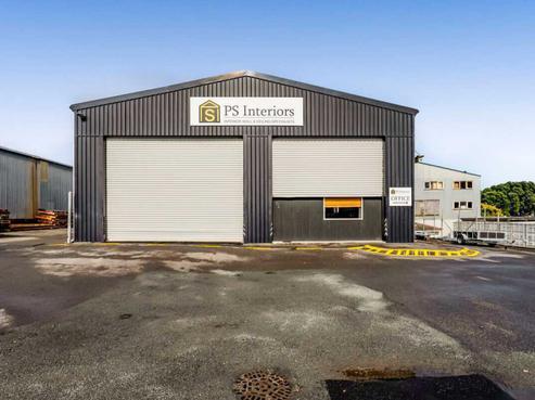 477 Devon Street East, Strandon