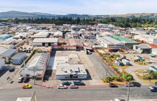 Prime strategic industrial site - Rare opportunity