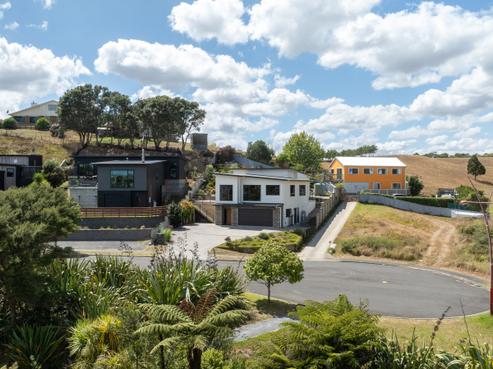 38 Robertson Street, Raglan