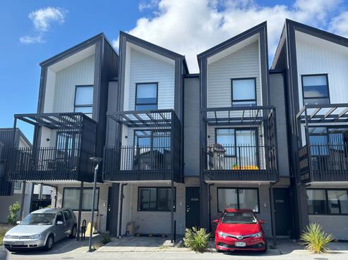 9/32A Westgate Drive, Massey