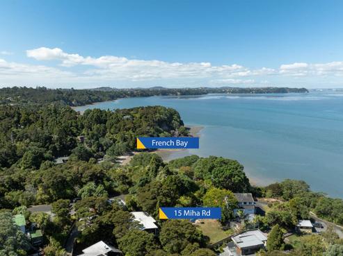 15 Miha Road, Titirangi