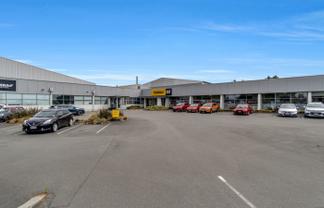 Large scale offices or trade retail