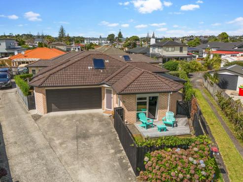 12 Ross Crescent, Orewa