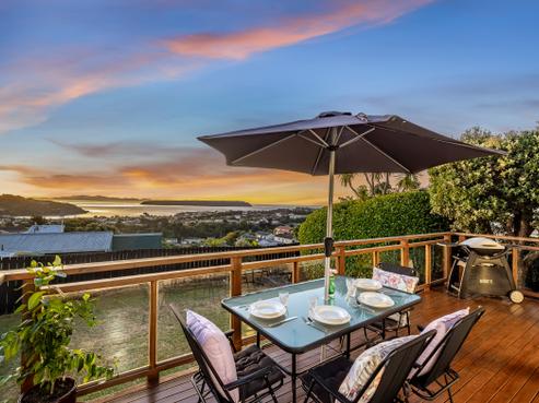 131 Gloaming Hill, Titahi Bay