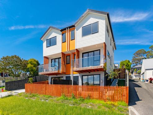 2/3 Alexander Avenue, Torbay