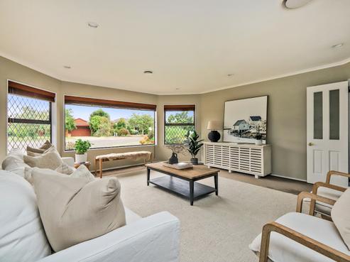13 Knightsbridge Place, Taradale
