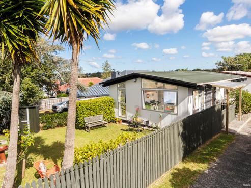1/114A Kervil Avenue, Te Atatu Peninsula