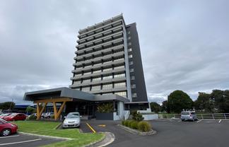 Full Floor with Ample Carparks
