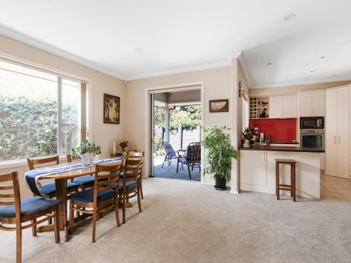 132 Castlewold Drive, Bethlehem