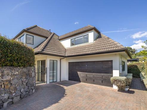 16B Seccombes Road, Epsom
