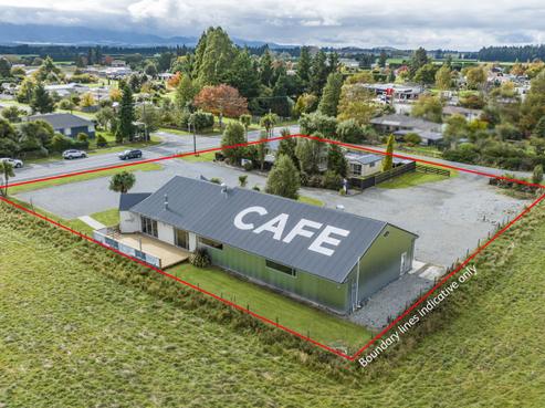 5695 West Coast Road, Springfield
